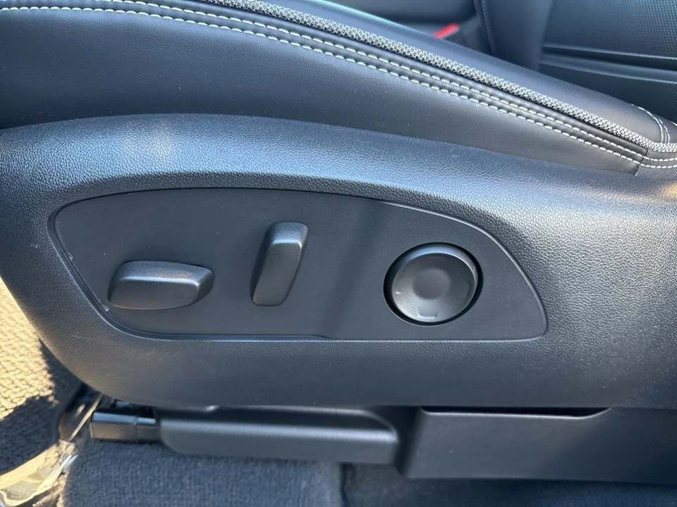 2025 GMC Sierra 5th Gen - Image 10 of 12