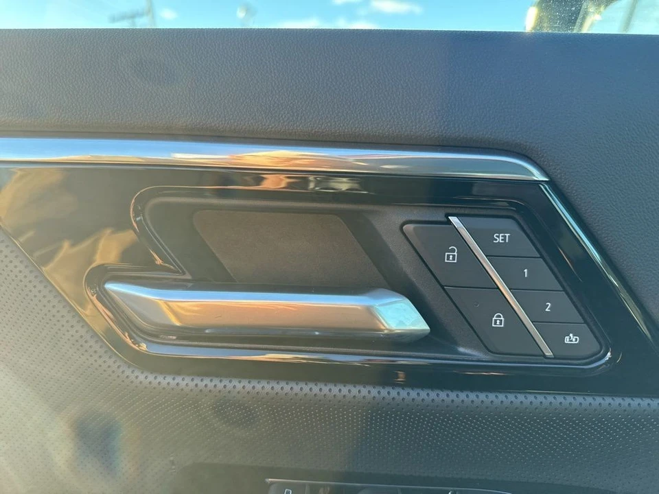 2025 GMC Sierra 5th Gen - Image 11 of 12