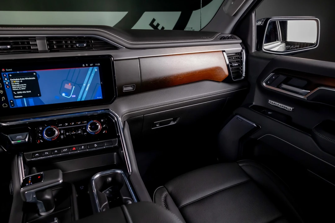 2025 GMC Sierra 5th Gen - Image 8 of 12