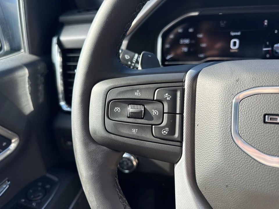 2025 GMC Sierra 5th Gen - Image 17 of 21