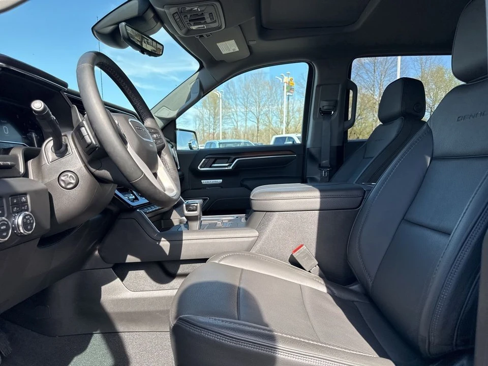 2025 GMC Sierra 5th Gen - Image 9 of 21
