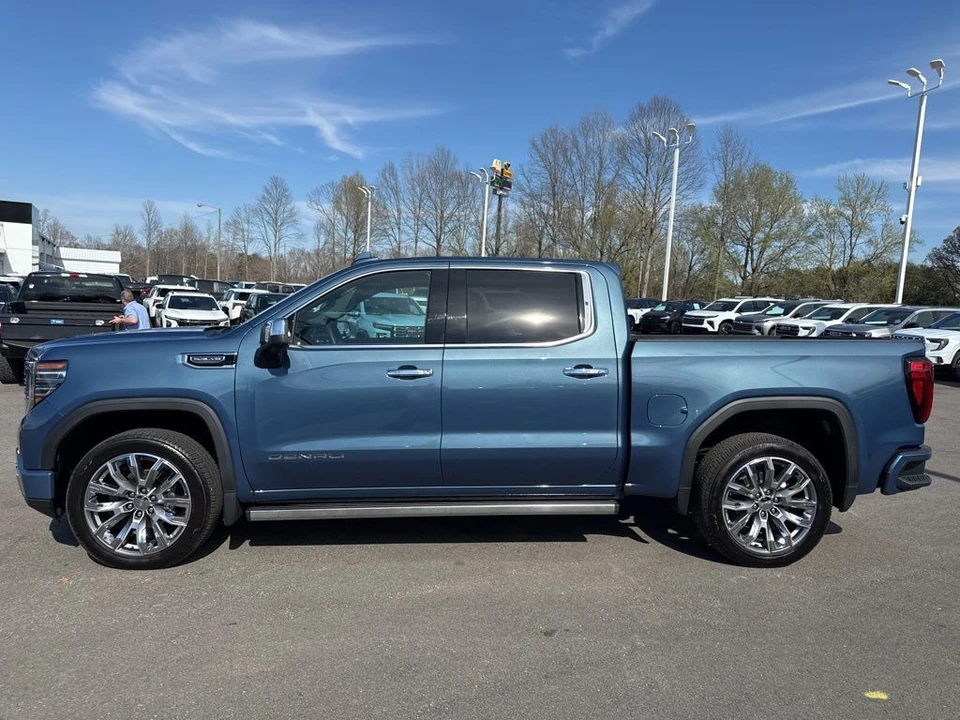 2025 GMC Sierra 5th Gen - Image 2 of 21