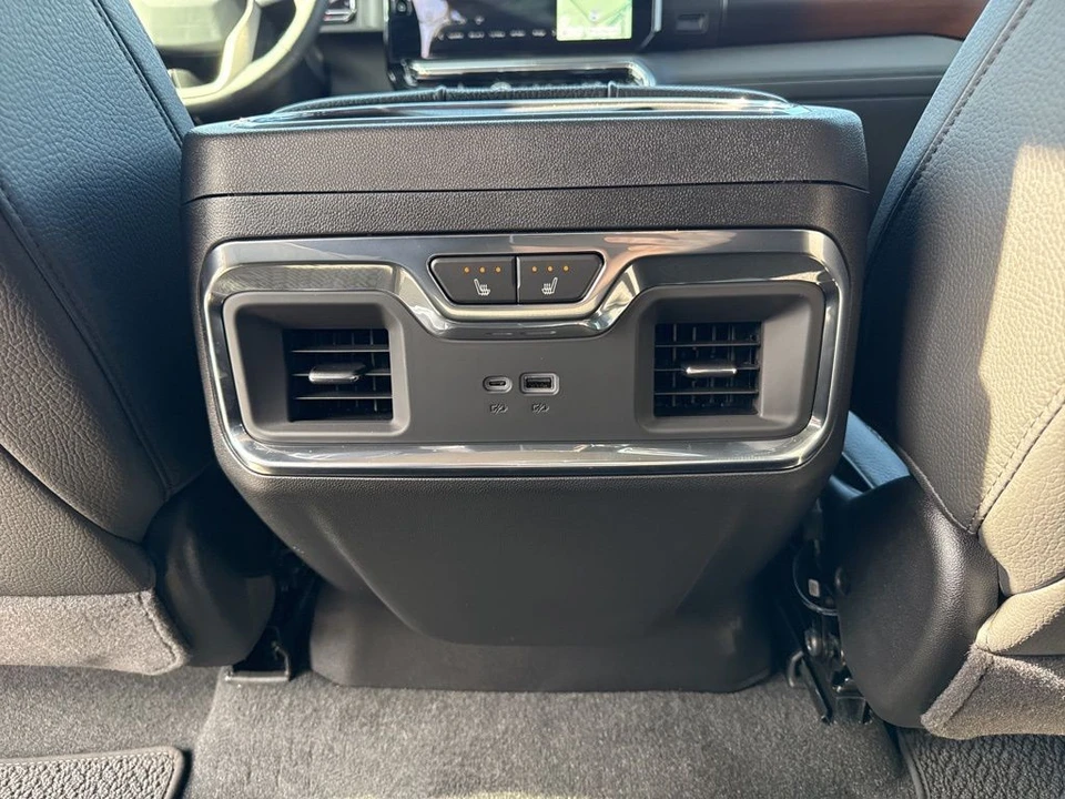 2025 GMC Sierra 5th Gen - Image 14 of 21