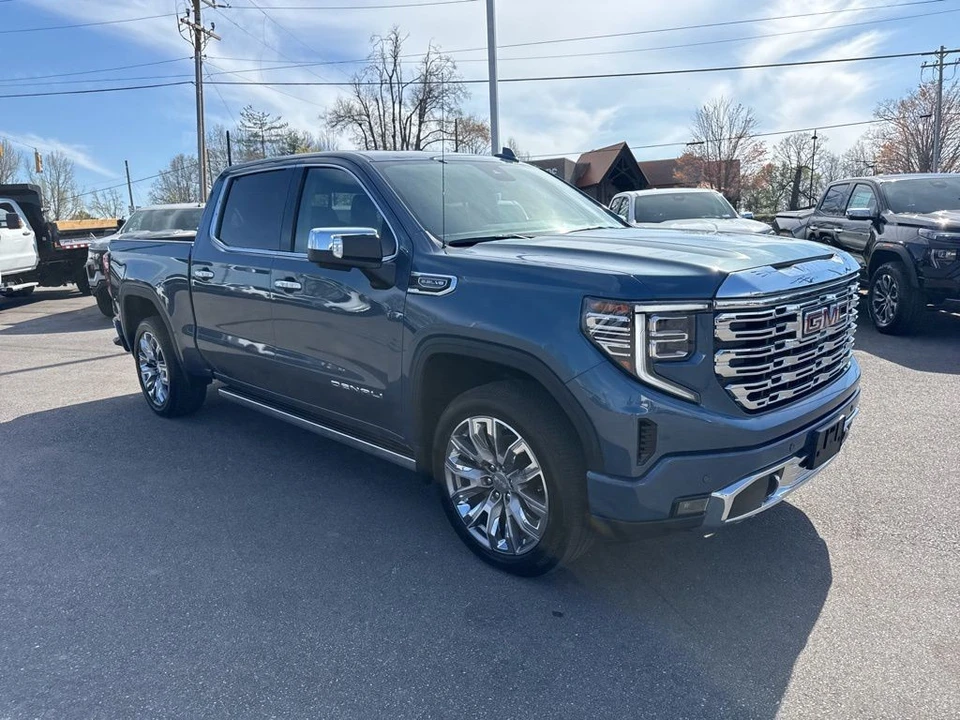 2025 GMC Sierra 5th Gen - Image 7 of 21