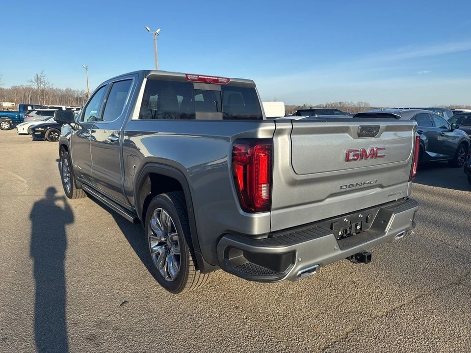 2025 GMC Sierra 5th Gen - Image 2 of 7