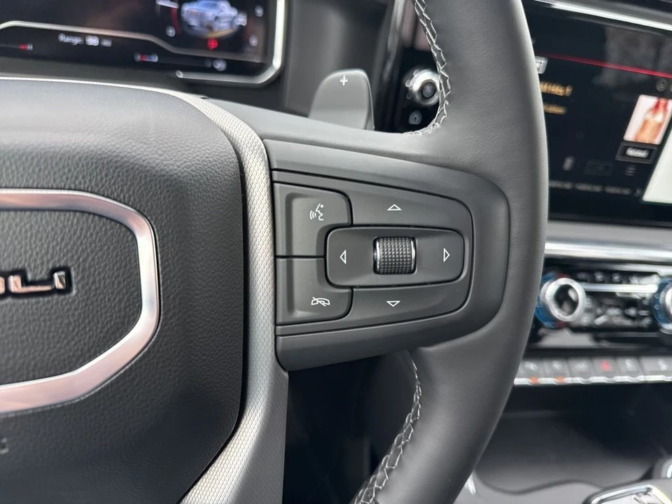 2025 GMC Sierra 5th Gen - Image 18 of 21