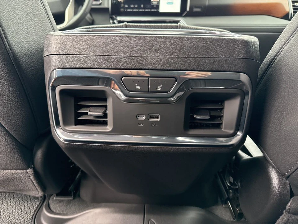 2025 GMC Sierra 5th Gen - Image 14 of 21