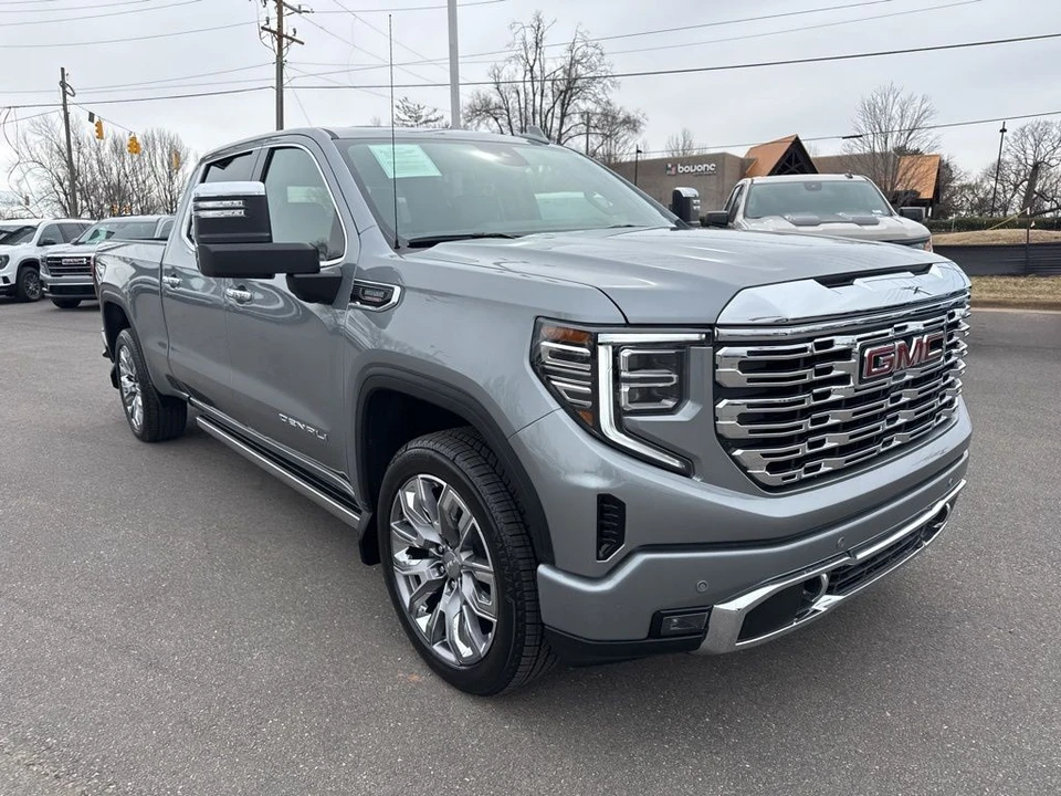 2025 GMC Sierra 5th Gen - Image 7 of 21