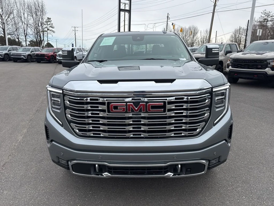 2025 GMC Sierra 5th Gen - Image 8 of 12