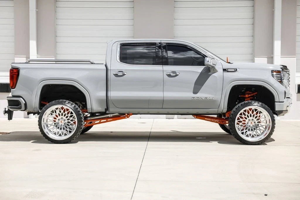 2025 GMC Sierra 5th Gen - Image 2 of 21