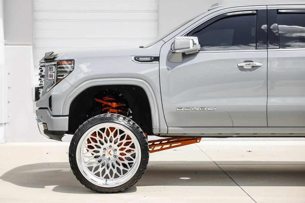 2025 GMC Sierra 5th Gen - Image 8 of 21