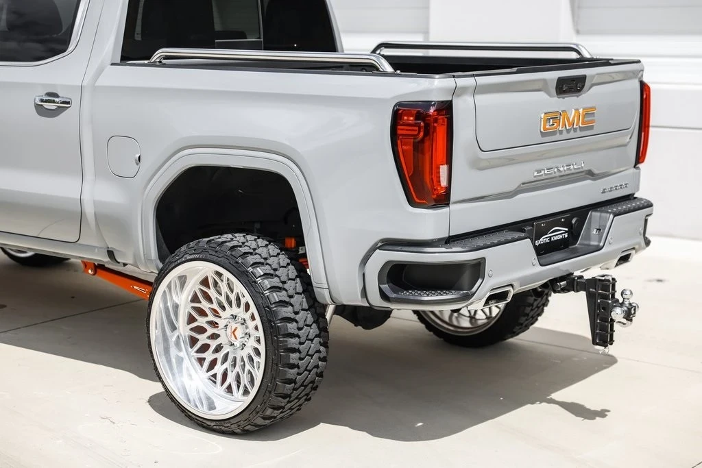 2025 GMC Sierra 5th Gen - Image 11 of 21