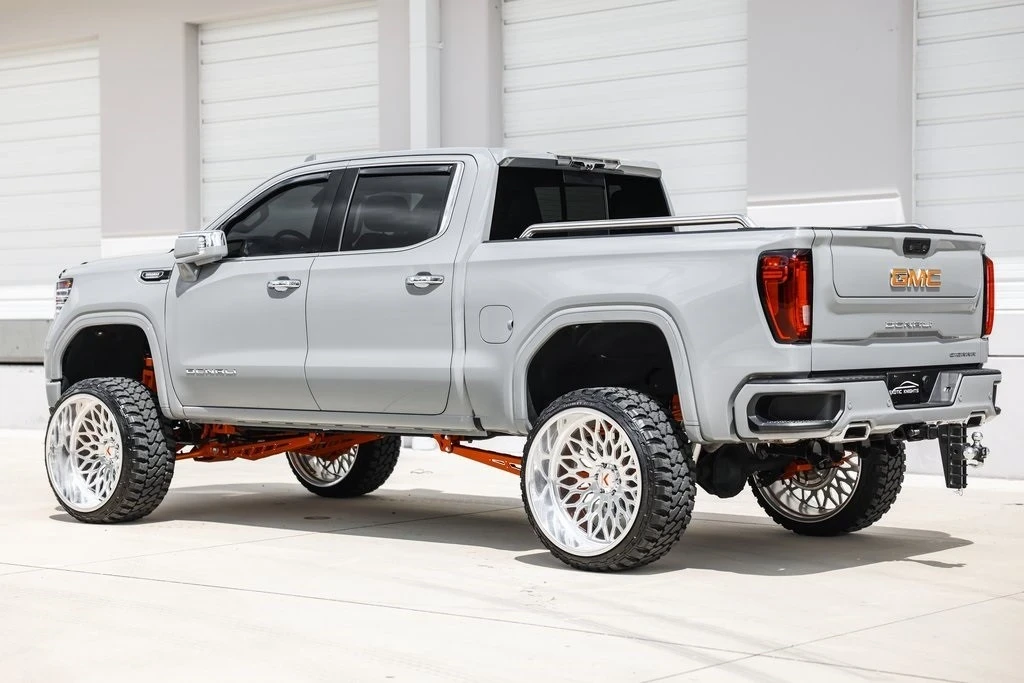 2025 GMC Sierra 5th Gen - Image 10 of 21