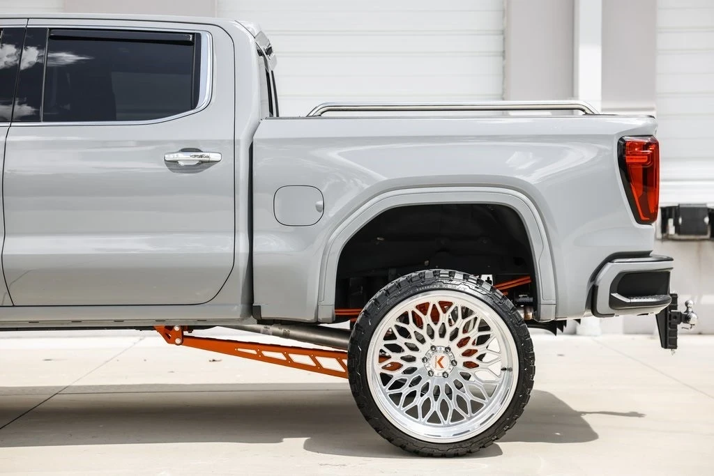 2025 GMC Sierra 5th Gen - Image 9 of 21