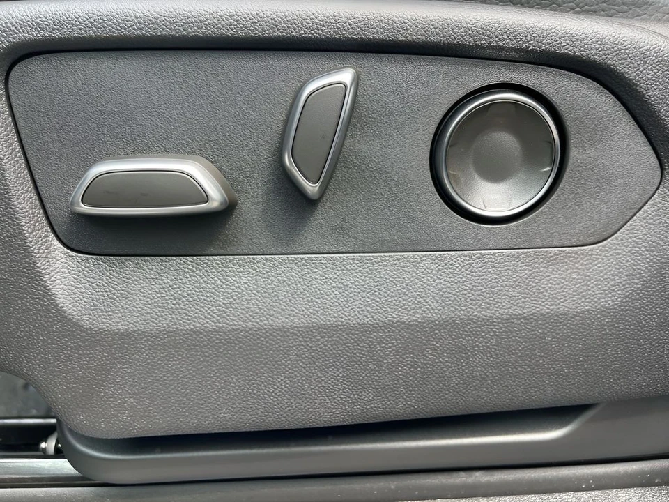 2025 GMC Sierra 5th Gen - Image 10 of 12