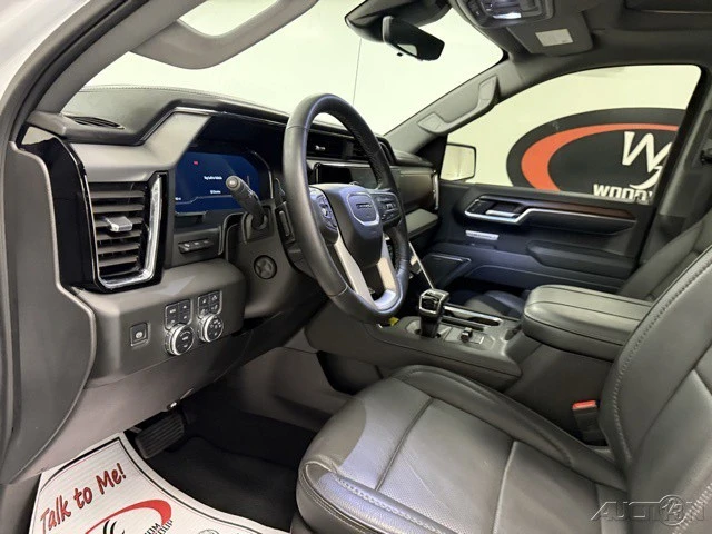 2025 GMC Sierra 5th Gen - Image 10 of 12