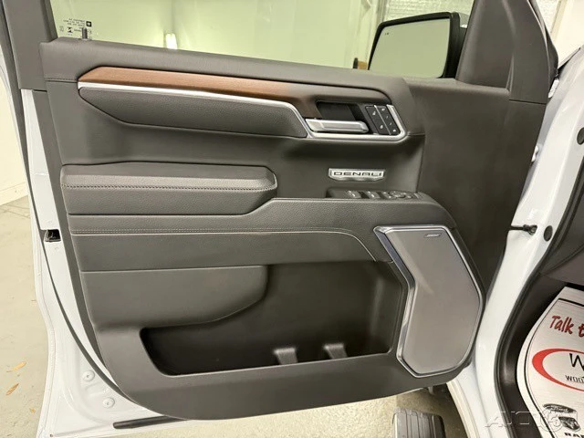 2025 GMC Sierra 5th Gen - Image 11 of 12