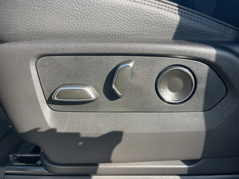 2025 GMC Sierra 5th Gen - Image 13 of 21