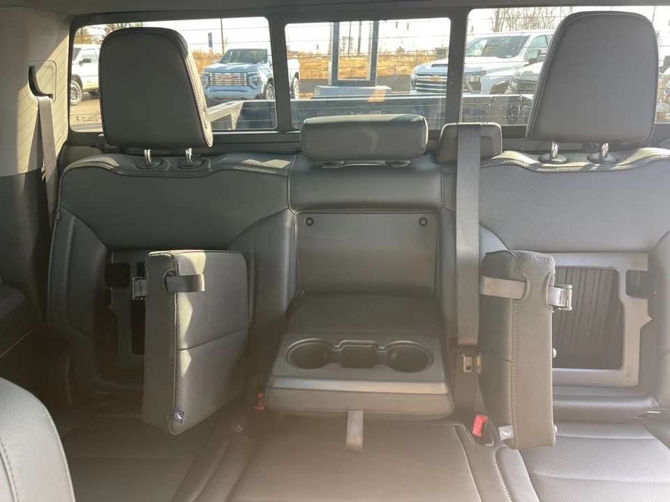 2025 GMC Sierra 5th Gen - Image 17 of 21