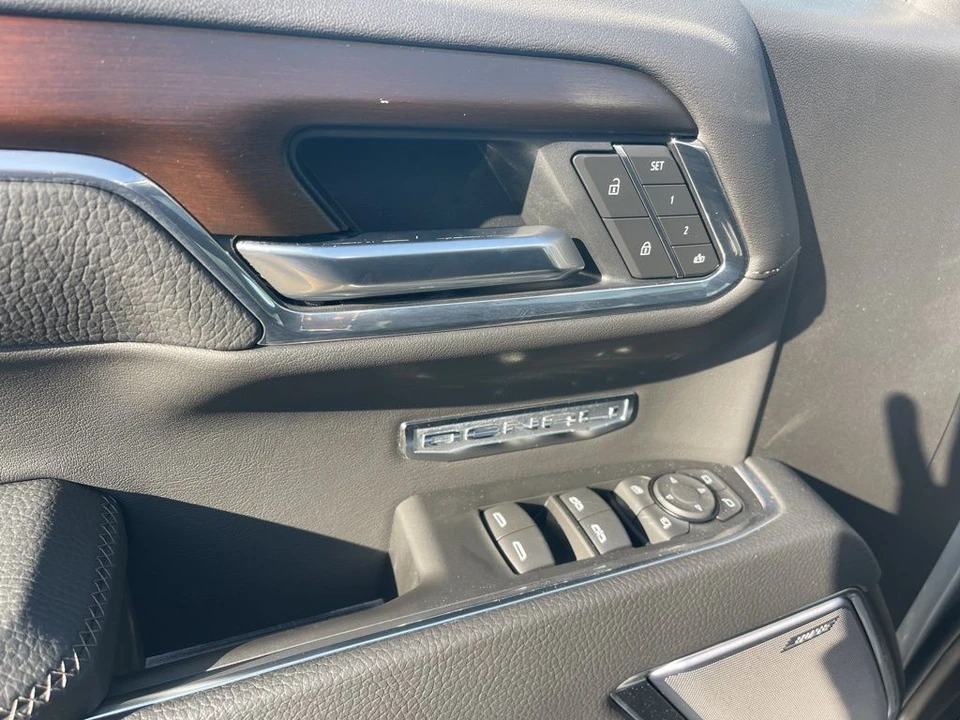 2025 GMC Sierra 5th Gen - Image 10 of 21