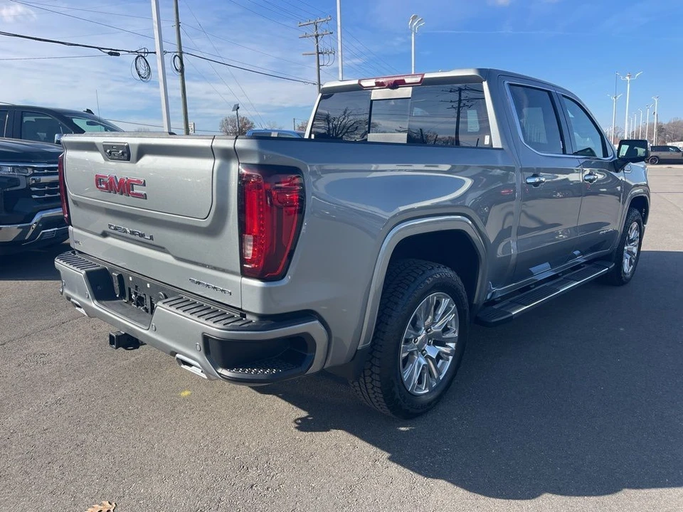 2025 GMC Sierra 5th Gen - Image 5 of 12