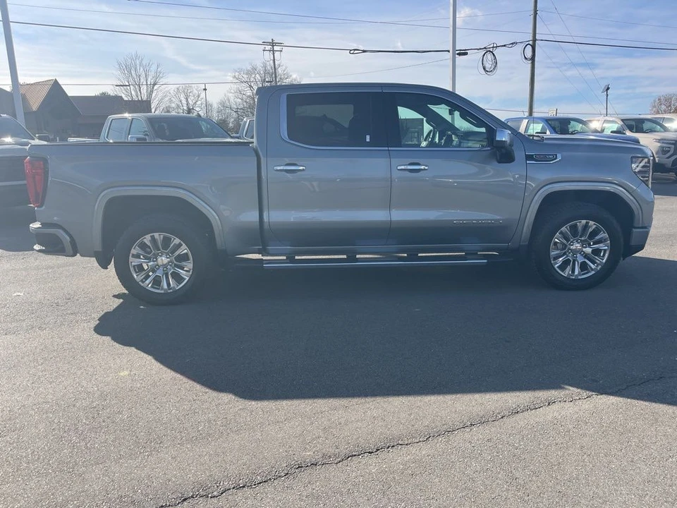 2025 GMC Sierra 5th Gen - Image 6 of 21