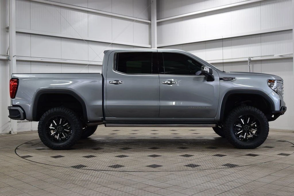 2025 GMC Sierra 5th Gen - Image 8 of 12