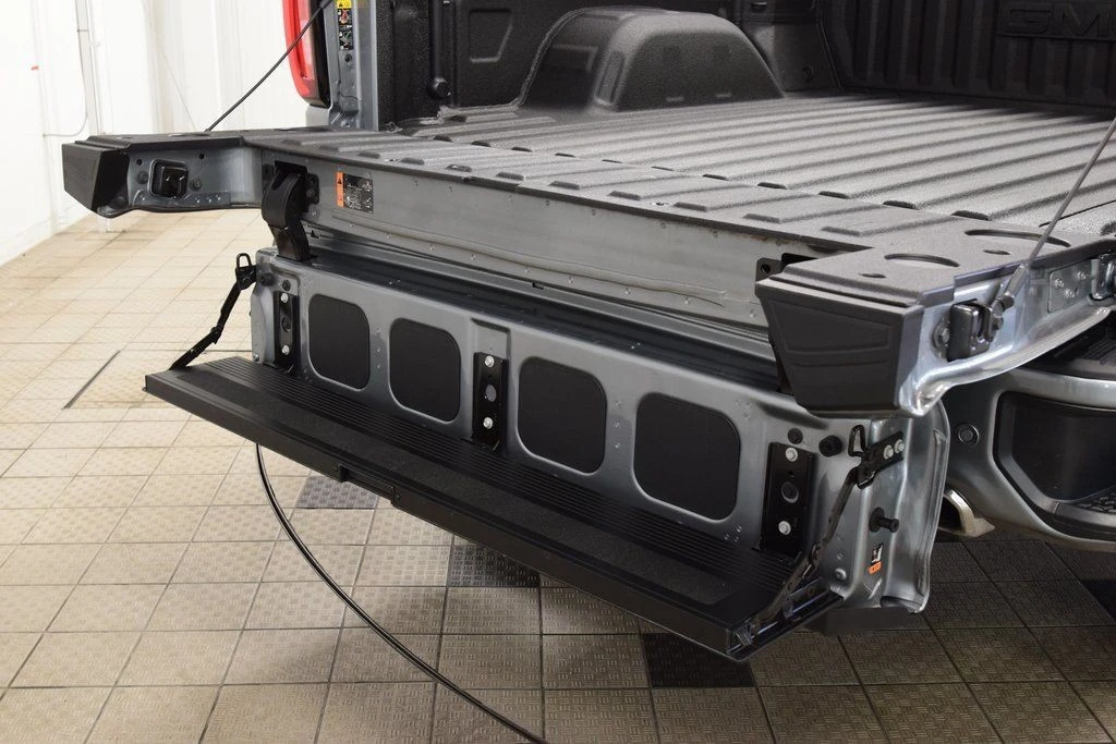 2025 GMC Sierra 5th Gen - Image 20 of 21