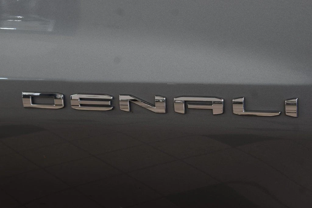 2025 GMC Sierra 5th Gen - Image 14 of 21