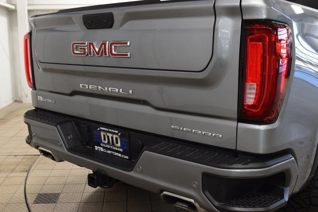 2025 GMC Sierra 5th Gen - Image 18 of 21