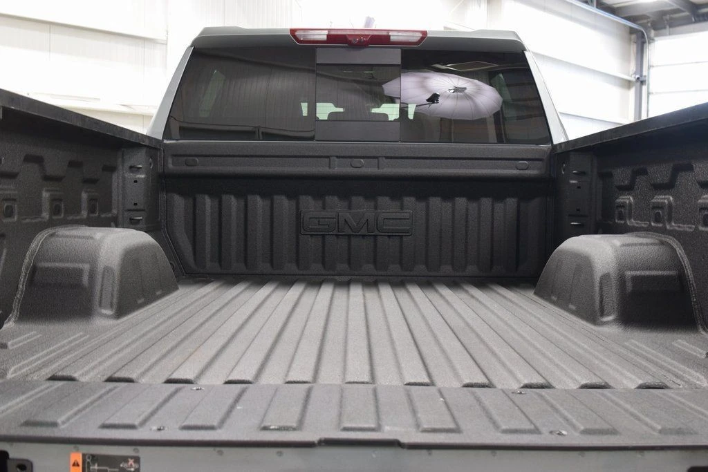 2025 GMC Sierra 5th Gen - Image 19 of 21