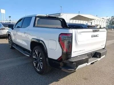 2025 GMC Sierra 5th Gen - Image 9 of 12