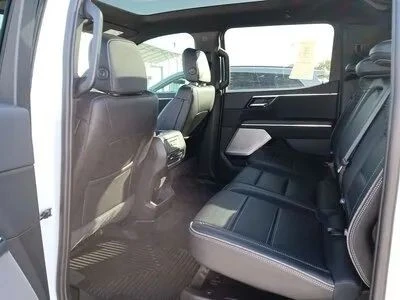 2025 GMC Sierra 5th Gen - Image 7 of 12