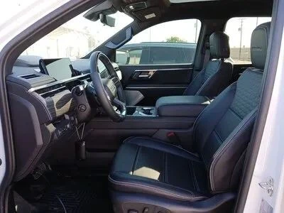 2025 GMC Sierra 5th Gen - Image 2 of 12