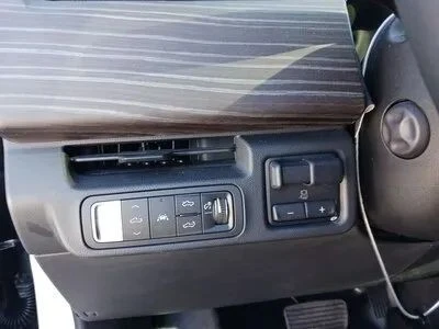 2025 GMC Sierra 5th Gen - Image 5 of 12