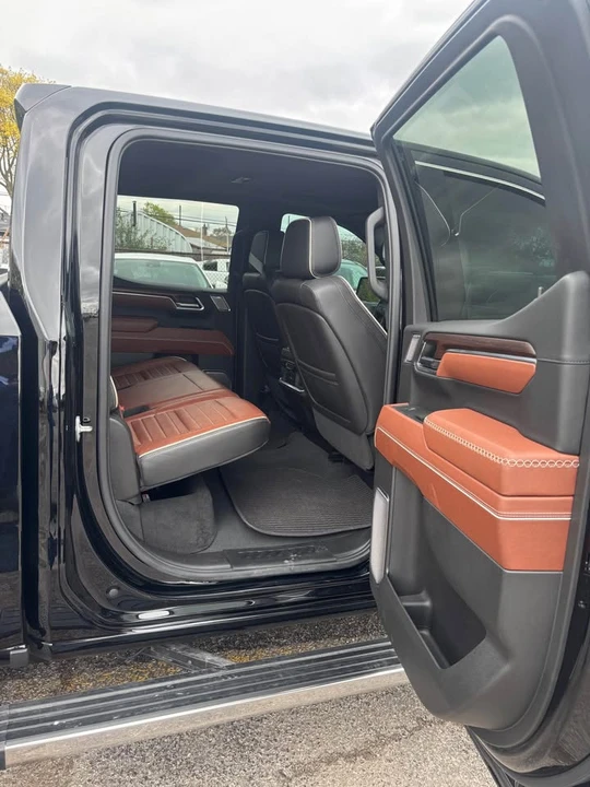 2025 GMC Sierra 5th Gen - Image 9 of 16