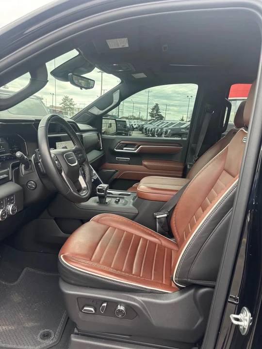 2025 GMC Sierra 5th Gen - Image 11 of 16