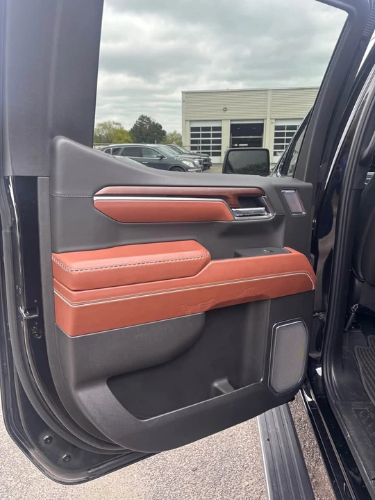 2025 GMC Sierra 5th Gen - Image 12 of 16