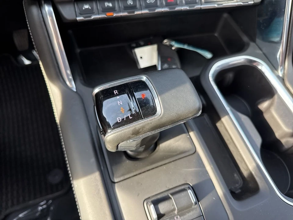2025 GMC Sierra 5th Gen - Image 19 of 21
