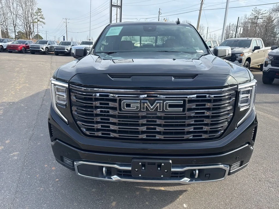 2025 GMC Sierra 5th Gen - Image 8 of 21