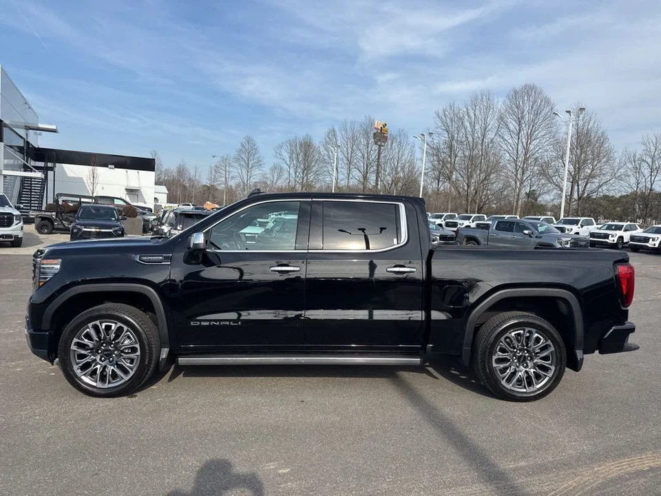 2025 GMC Sierra 5th Gen - Image 2 of 21