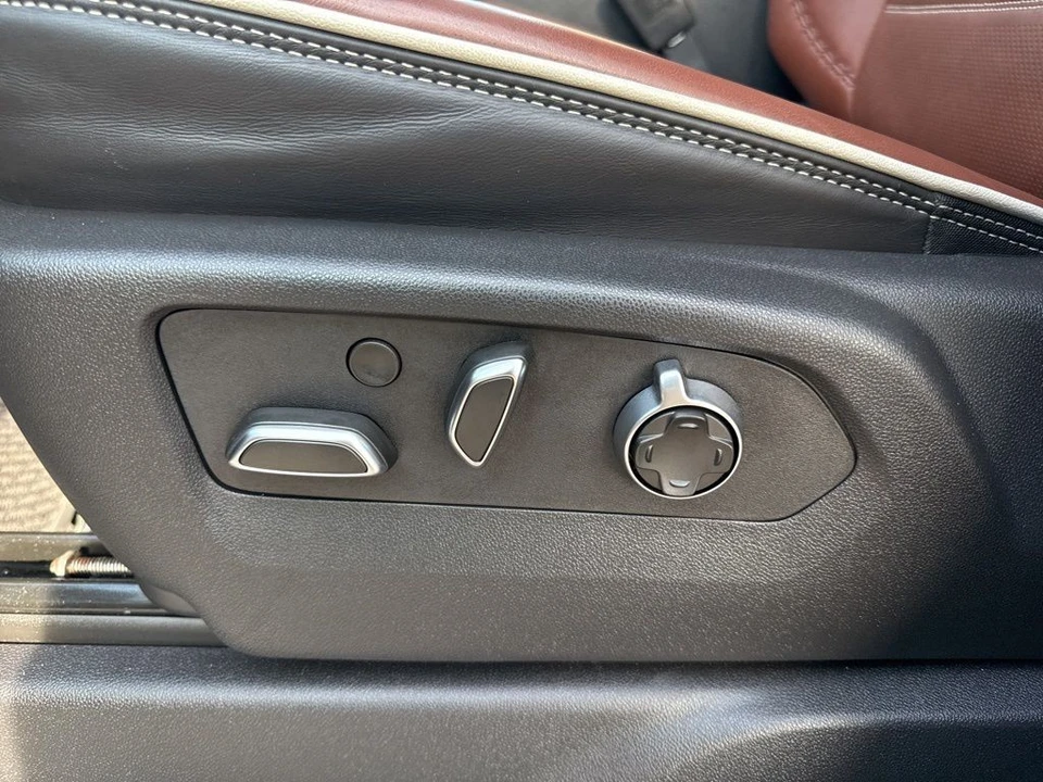 2025 GMC Sierra 5th Gen - Image 10 of 21