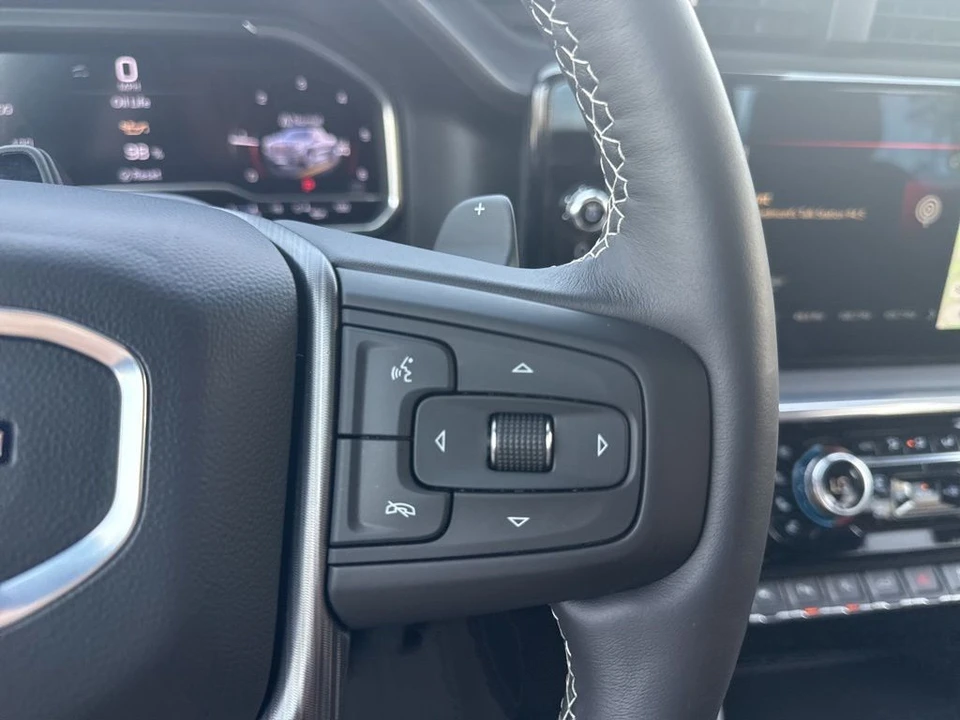 2025 GMC Sierra 5th Gen - Image 18 of 21