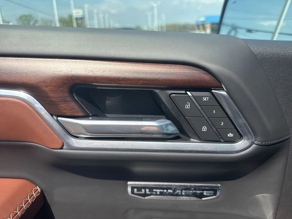 2025 GMC Sierra 5th Gen - Image 11 of 21