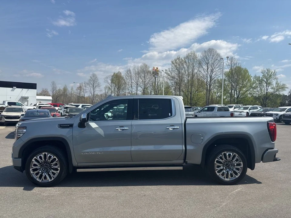 2025 GMC Sierra 5th Gen - Image 2 of 21