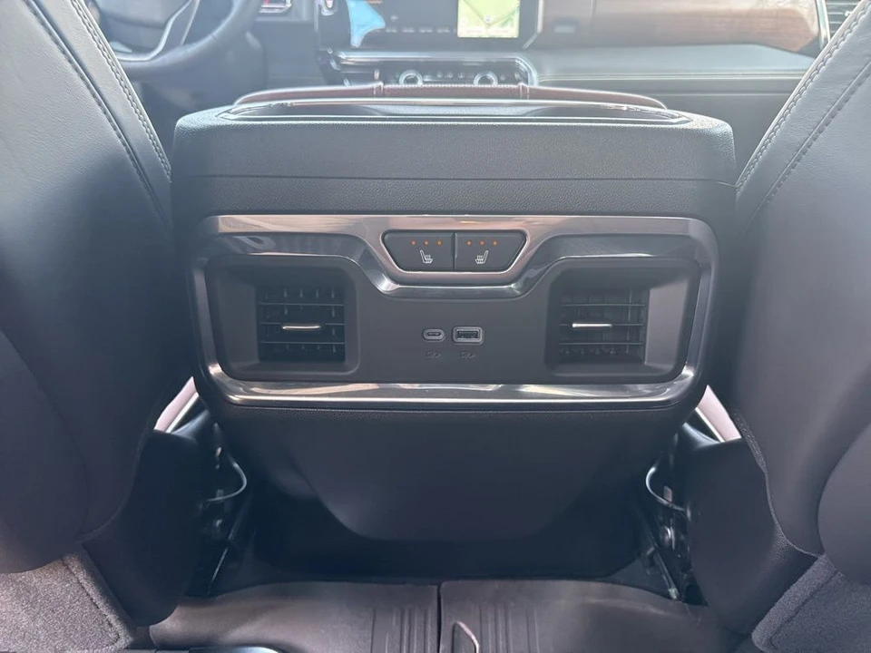 2025 GMC Sierra 5th Gen - Image 14 of 21