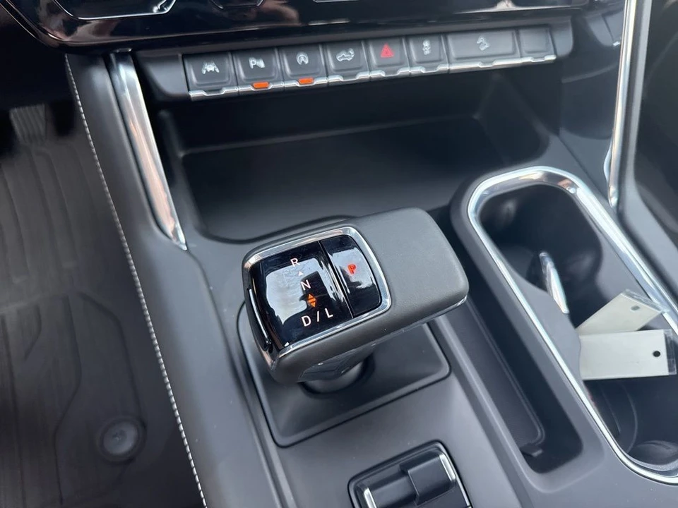 2025 GMC Sierra 5th Gen - Image 19 of 21