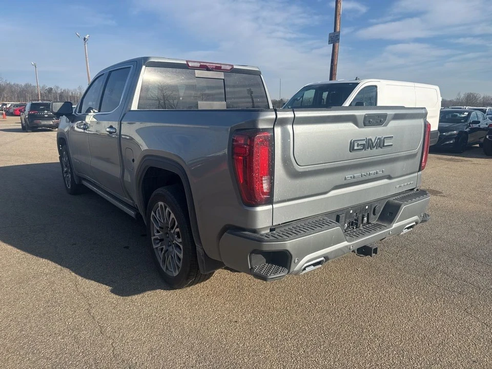 2025 GMC Sierra 5th Gen - Image 2 of 7