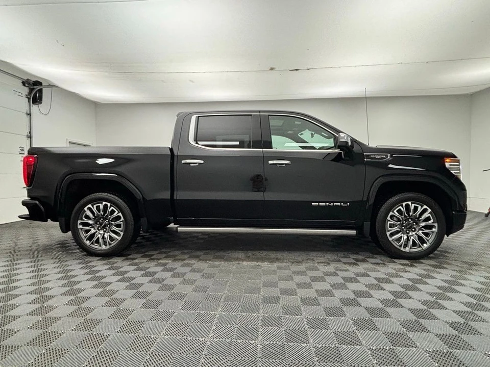 2025 GMC Sierra 5th Gen - Image 9 of 12
