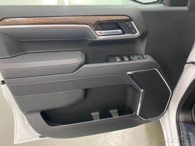 2025 GMC Sierra 5th Gen - Image 11 of 12